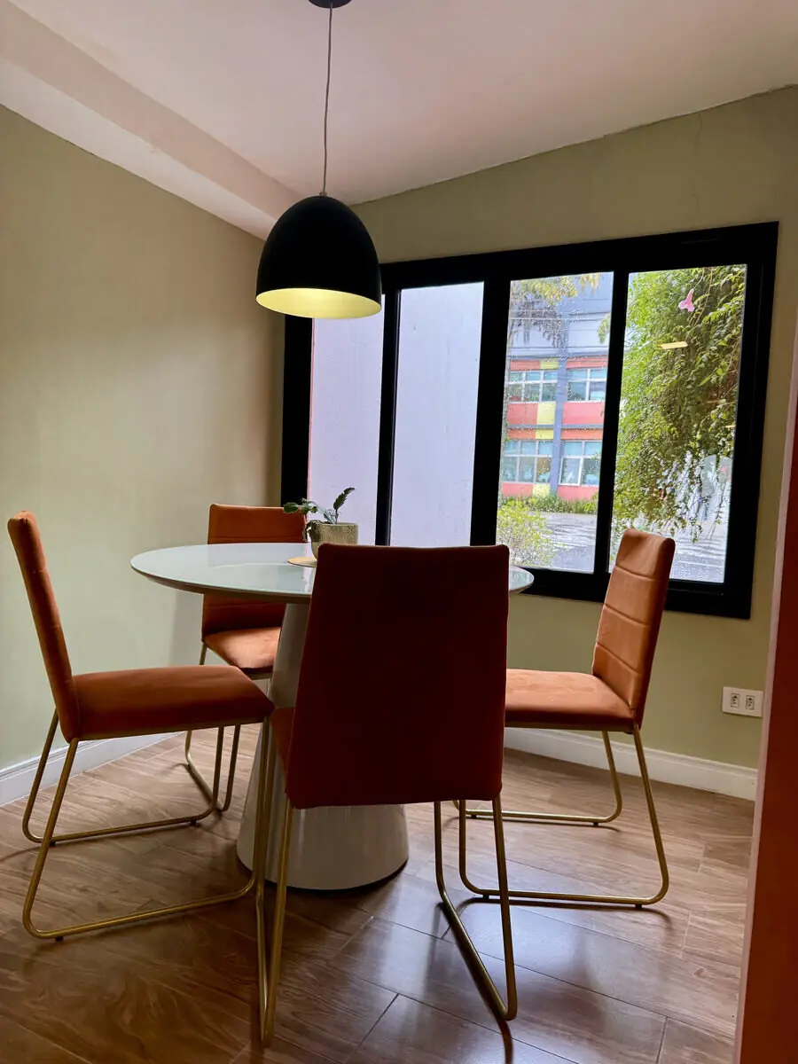 Ambiente interno da Albus Imóveis